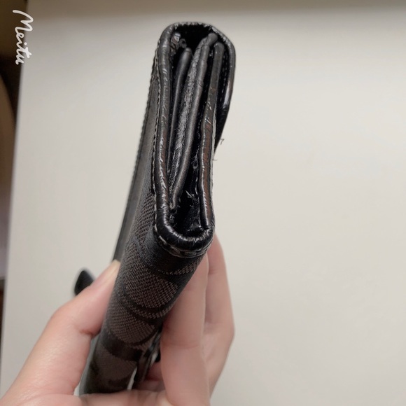 COACH Wallet Black Buckle Trifold - Picture 6 of 11
